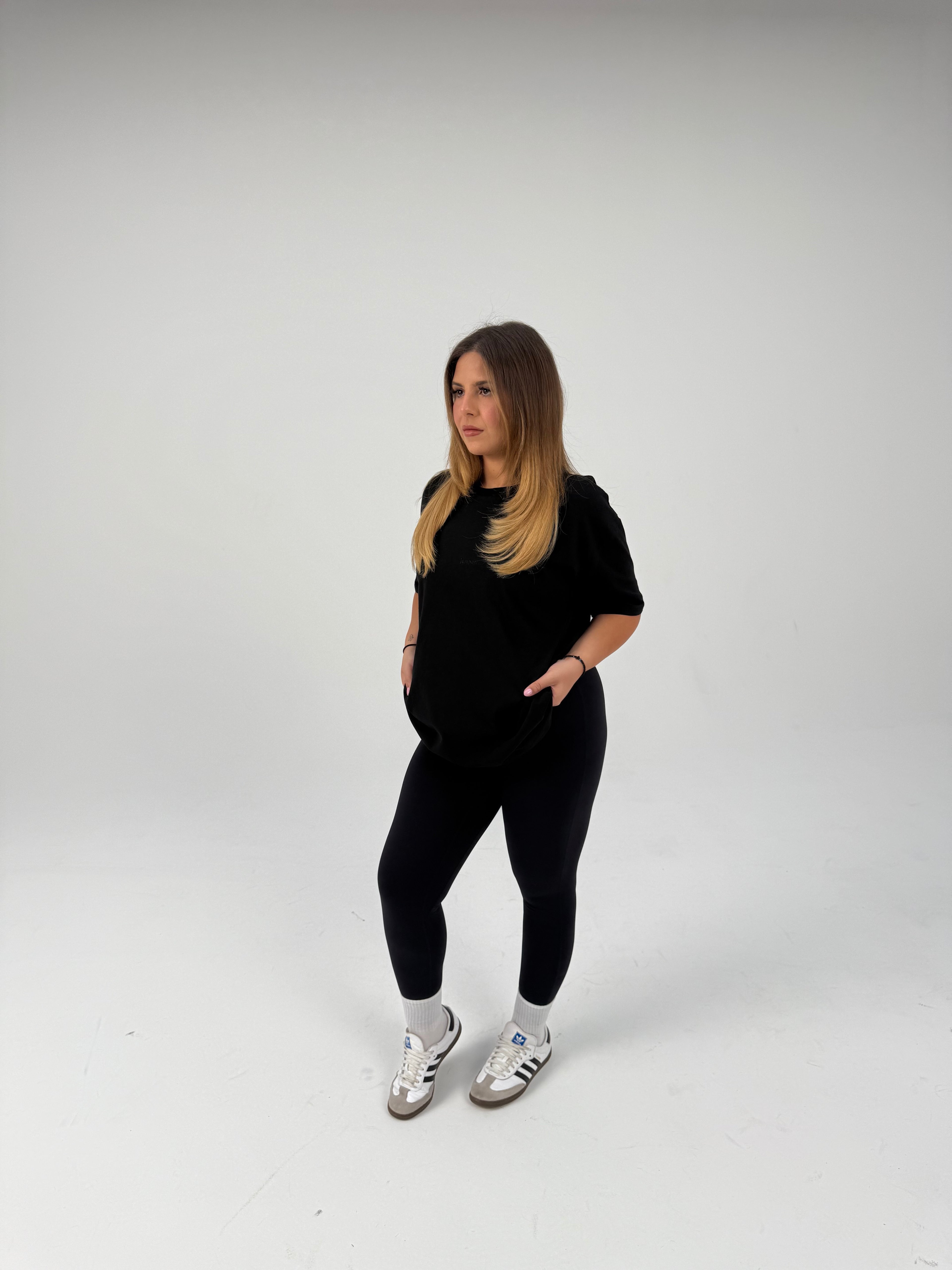 Oversized T-Shirt - Black